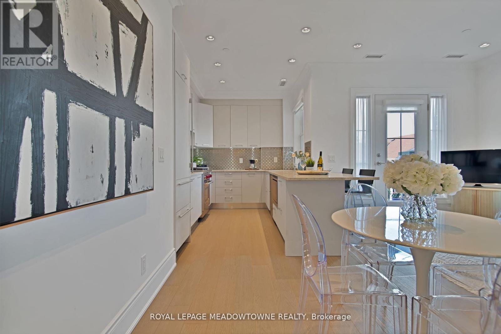 301 - 10360 Islington Avenue, Vaughan (Kleinburg), Ontario  L0J 1C0 - Photo 14 - N12427621
