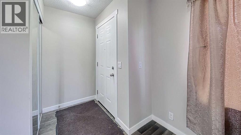 268 Falton Drive Ne, Calgary, Alberta  T3J 2W6 - Photo 3 - A2258691