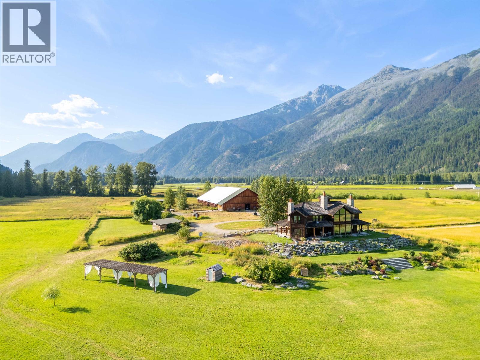 9115 PEMBERTON MEADOWS ROAD, Pemberton, British Columbia