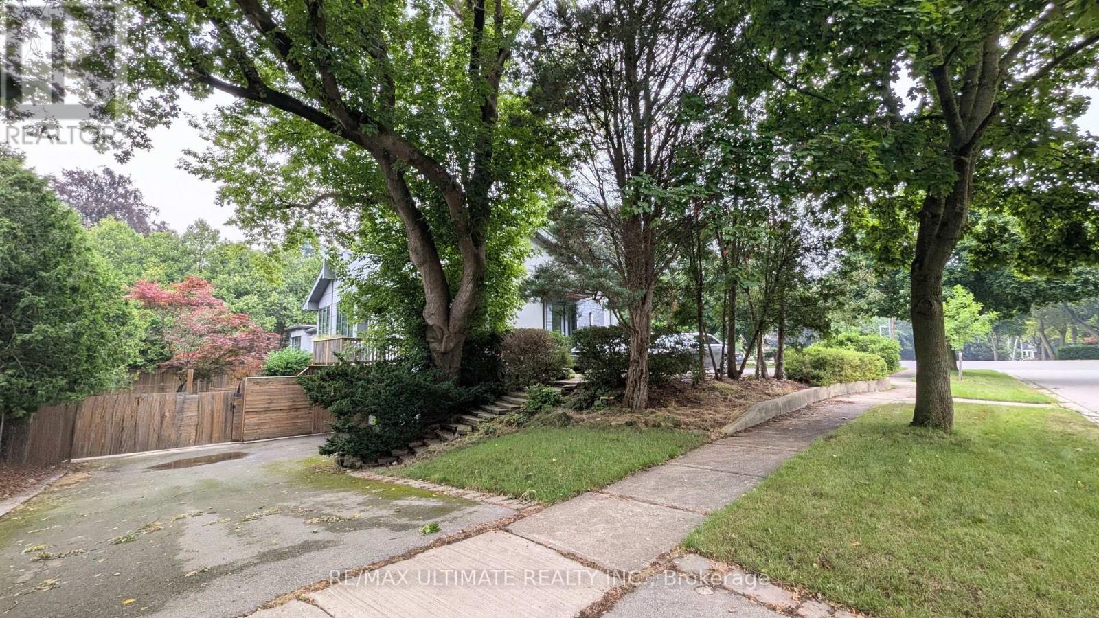 Lower - 1101 Lakeshore Road W, Oakville, Ontario  L6L 1E7 - Photo 3 - W12421636