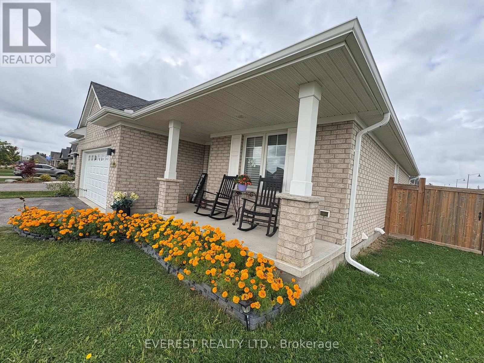 1 Melrose Court, St. Thomas, Ontario  N5R 0J4 - Photo 3 - X12426741