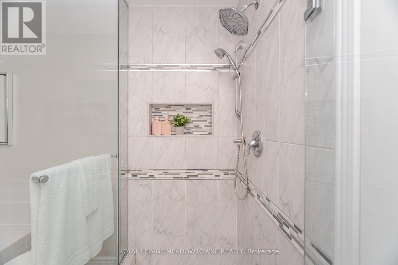 33 Harrop Avenue, Halton Hills, Ontario  L7G 5R4 - Photo 30 - W12427706