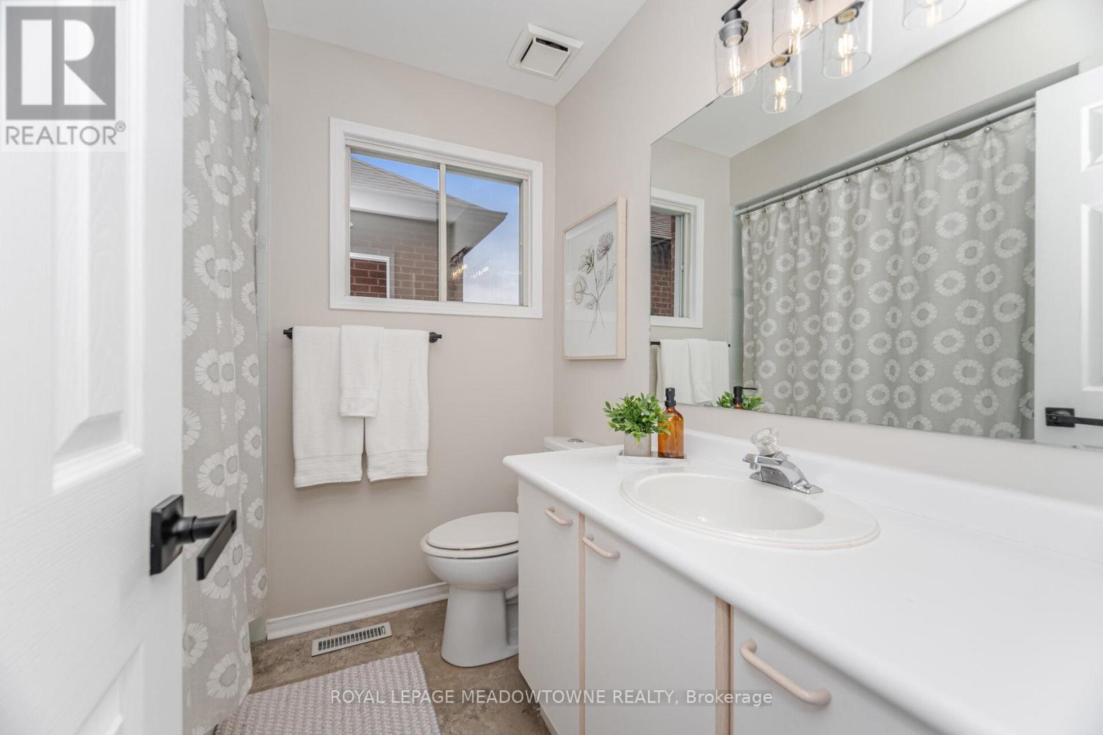 33 Harrop Avenue, Halton Hills, Ontario  L7G 5R4 - Photo 37 - W12427706