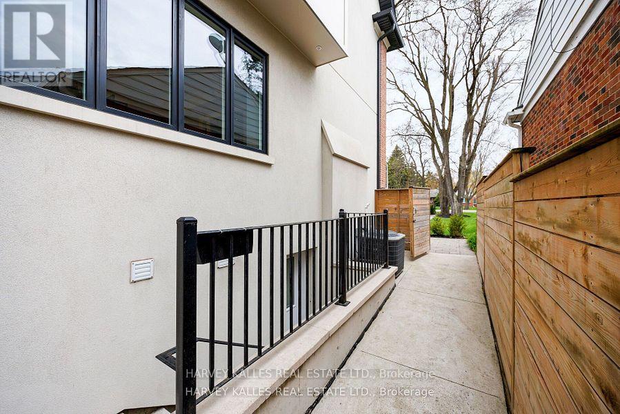 4673 Dundas Street W, Toronto, Ontario  M9A 1A4 - Photo 42 - W12427708