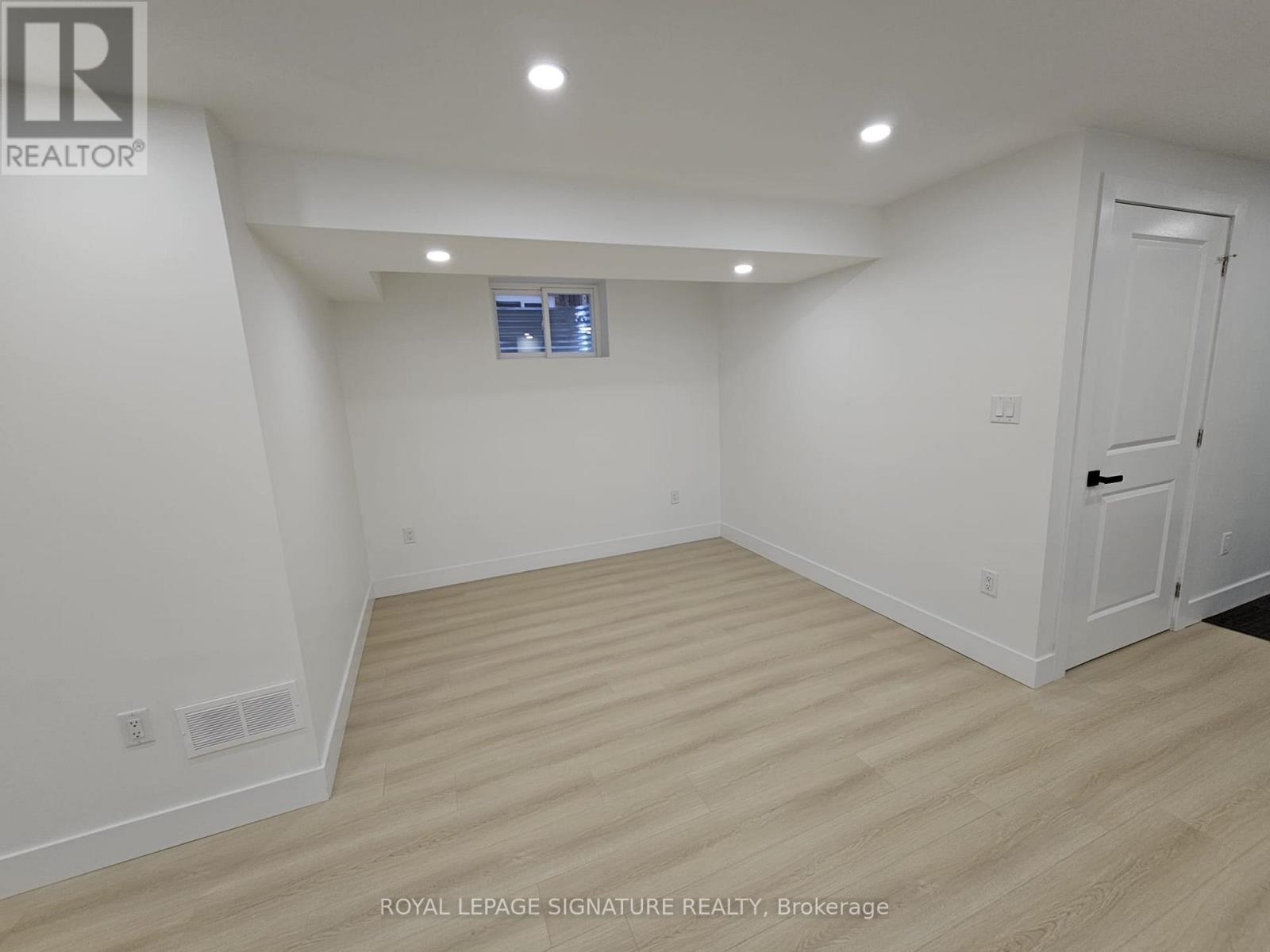 4411 Centertown Way, Mississauga, Ontario  L5R 0C5 - Photo 4 - W12427713