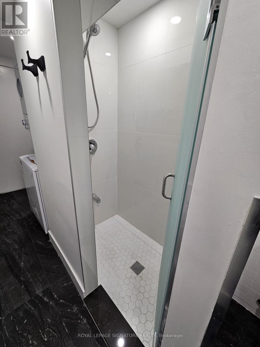 4411 Centertown Way, Mississauga, Ontario  L5R 0C5 - Photo 9 - W12427713