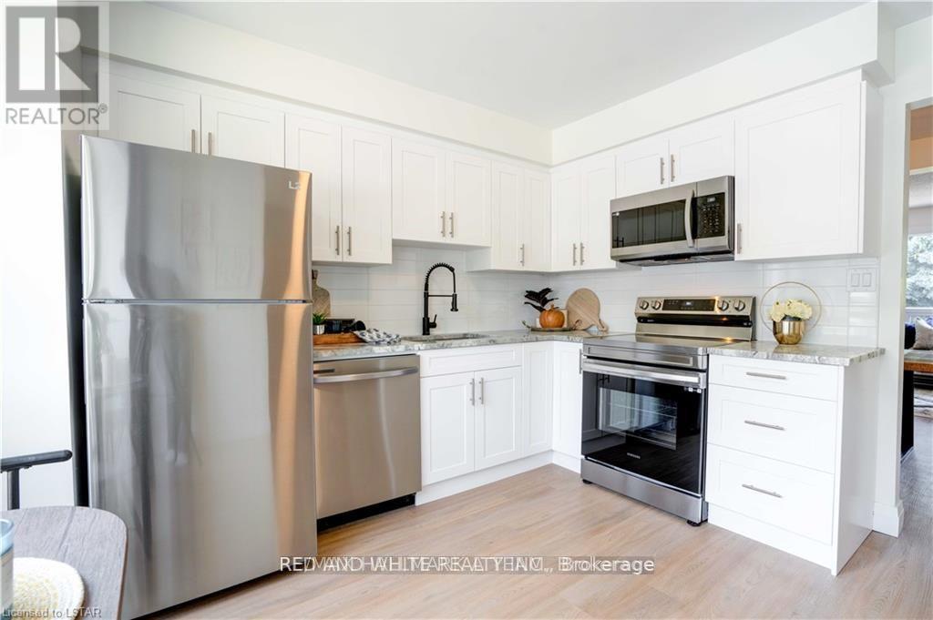 Unit-54 - 355 Sandringham Crescent, London South, Ontario  N6C 5K3 - Photo 6 - X12427707