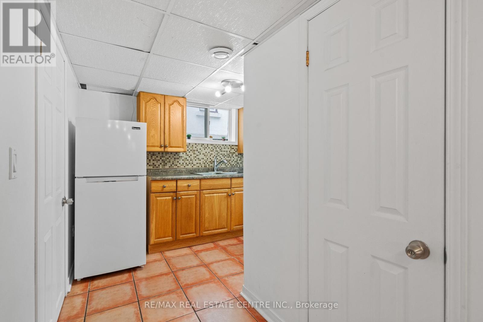 Basement - 298 Wallace Avenue, Welland, Ontario  L3B 1R9 - Photo 11 - X12427718