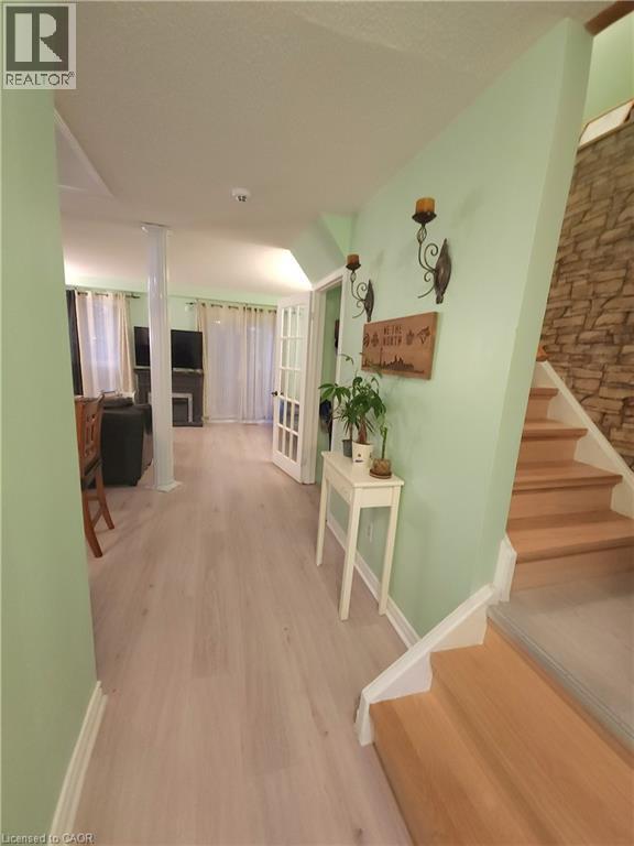 Property at 32 MOWAT Boulevard Unit# 8 image 4