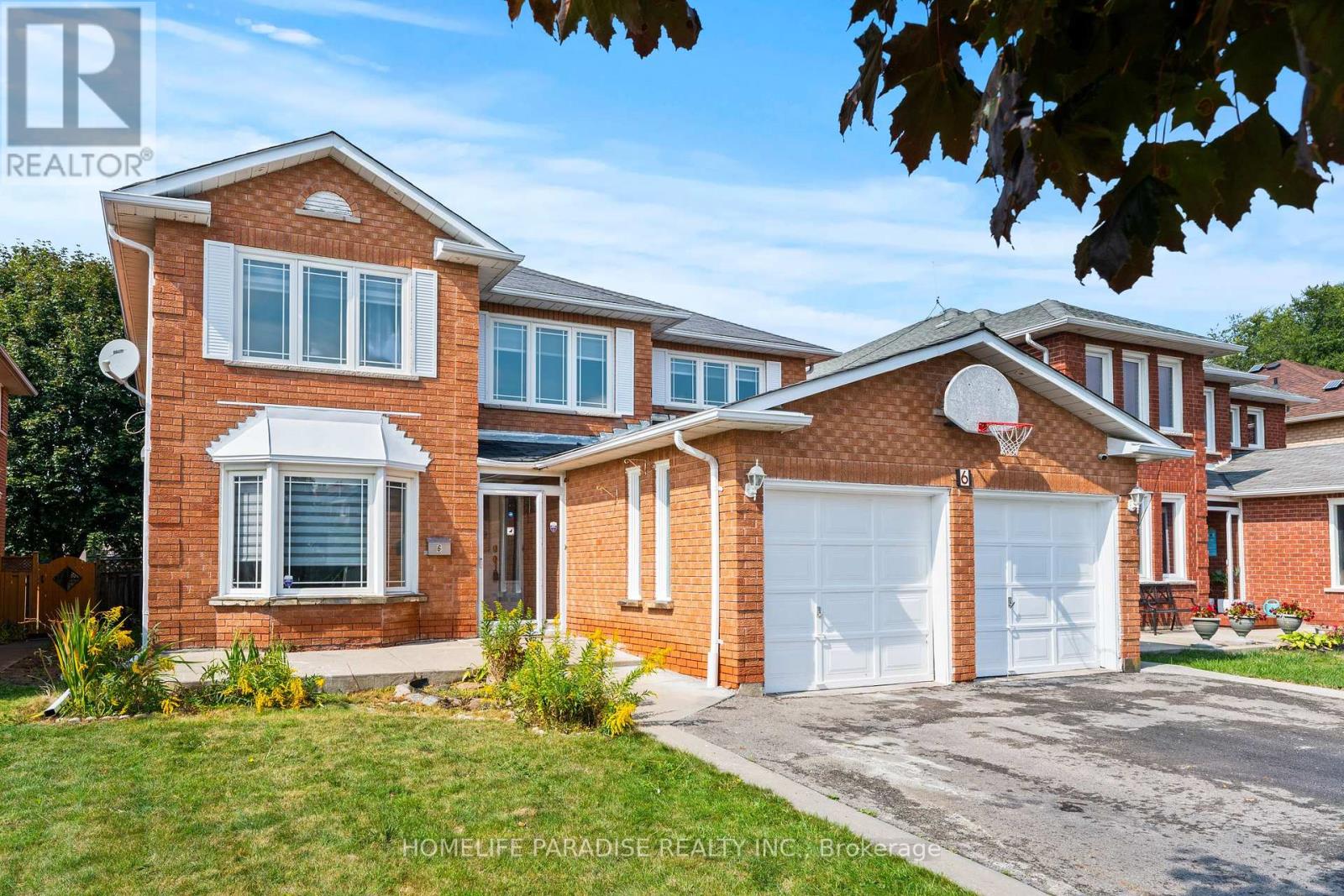 6 Ivy Lea Court, Brampton, Ontario  L6Y 4K6 - Photo 2 - W12425187