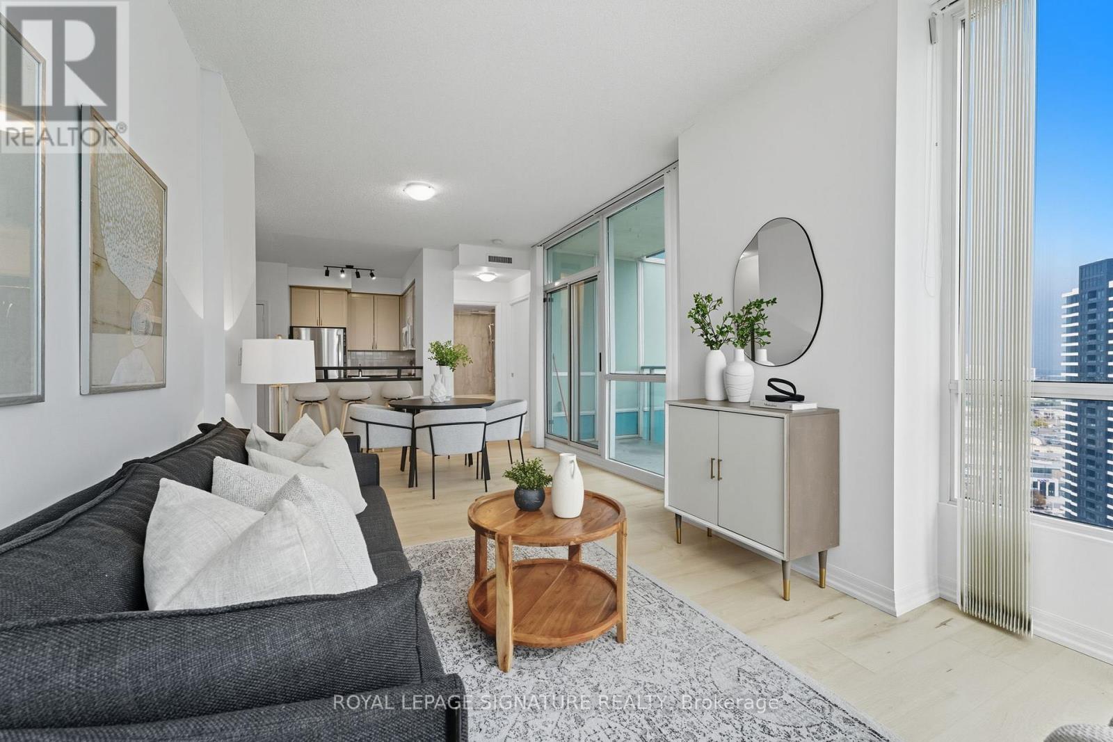 2702 - 220 Burnhamthorpe Road W, Mississauga (City Centre), Ontario  L5B 4N4 - Photo 12 - W12421676