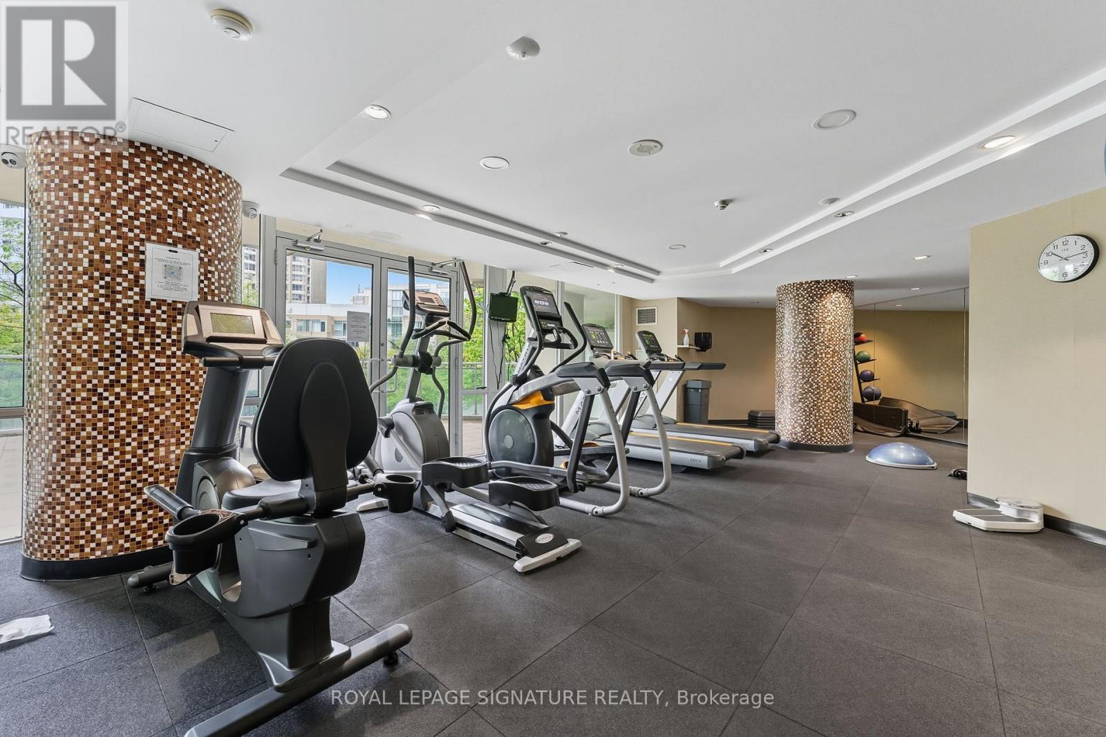 2702 - 220 Burnhamthorpe Road W, Mississauga (City Centre), Ontario  L5B 4N4 - Photo 24 - W12421676