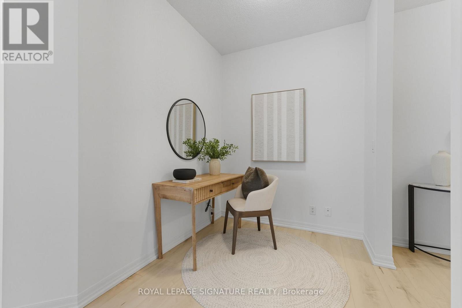 2702 - 220 Burnhamthorpe Road W, Mississauga (City Centre), Ontario  L5B 4N4 - Photo 7 - W12421676