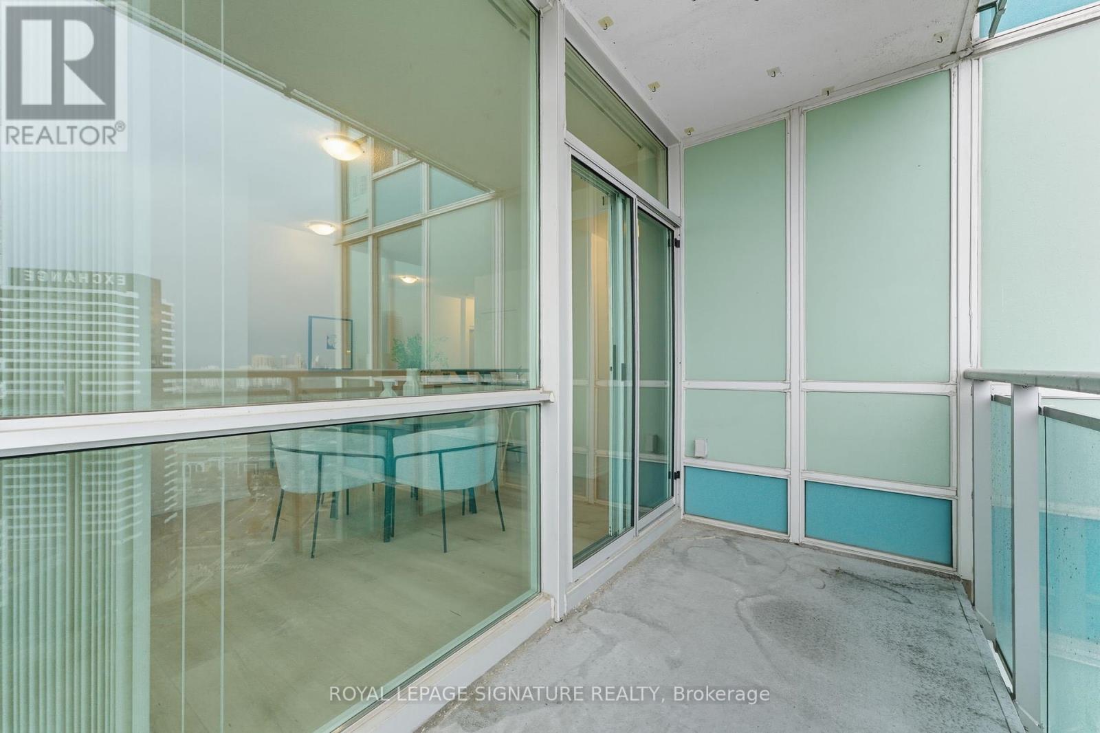 2702 - 220 Burnhamthorpe Road W, Mississauga (City Centre), Ontario  L5B 4N4 - Photo 19 - W12421676