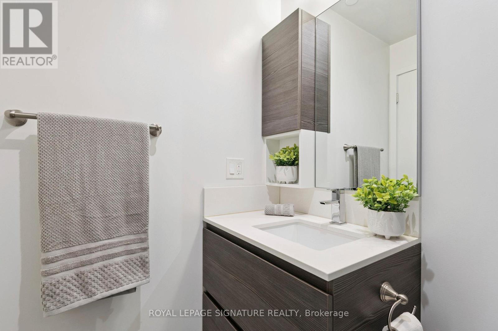 407 - 665 Kingston Road, Toronto, Ontario  M4E 0B6 - Photo 14 - E12427730