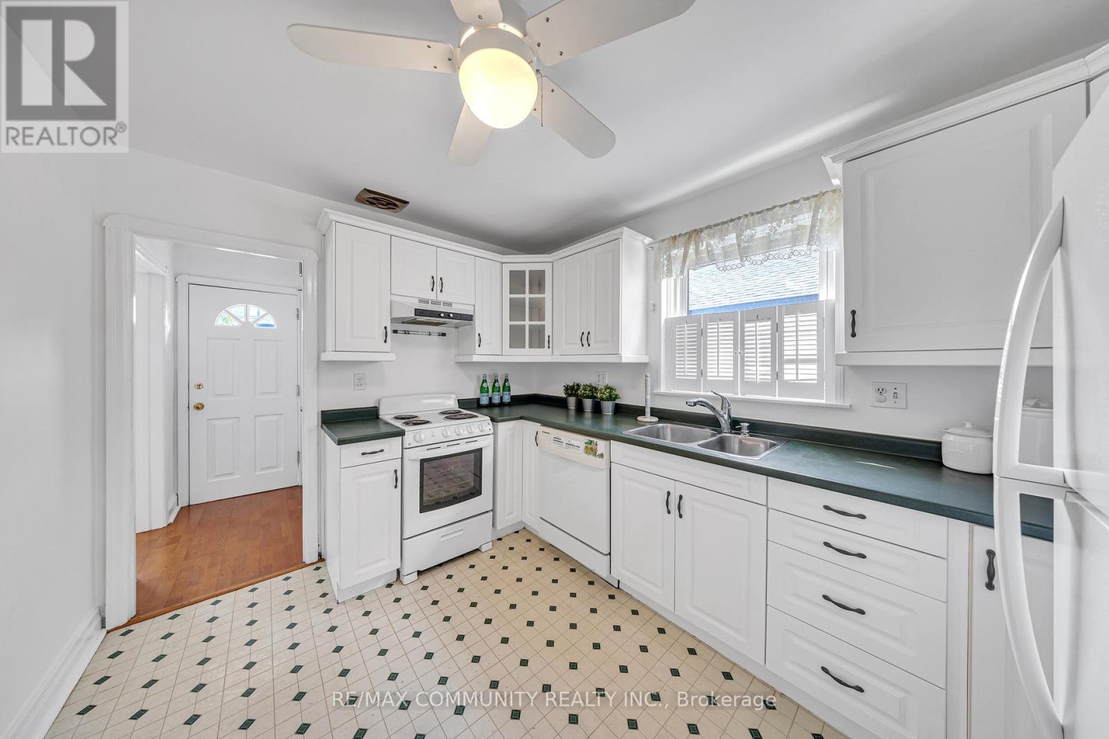 50 Joanith Drive, Toronto, Ontario  M4B 1S7 - Photo 16 - E12427750