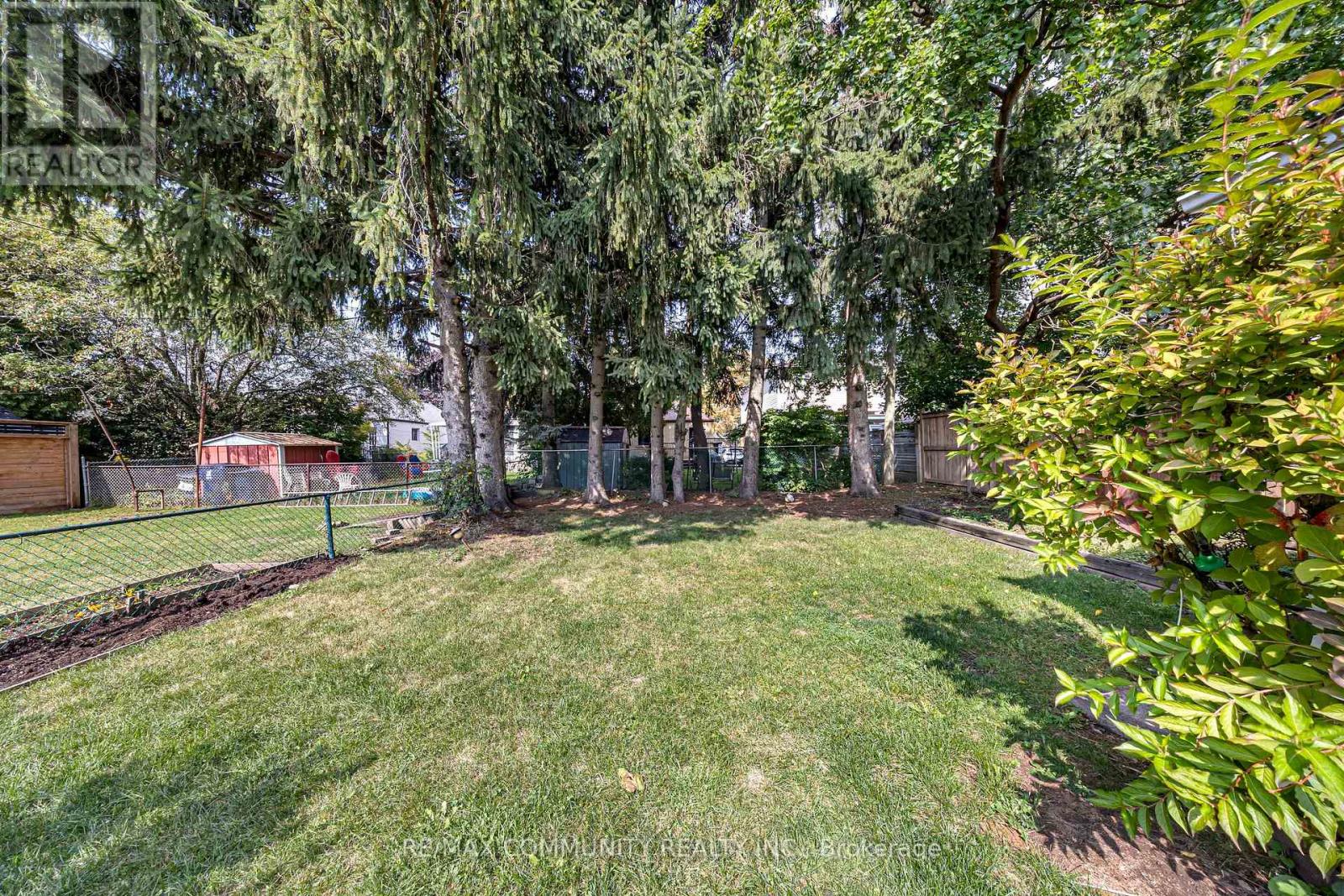 50 Joanith Drive, Toronto, Ontario  M4B 1S7 - Photo 8 - E12427750