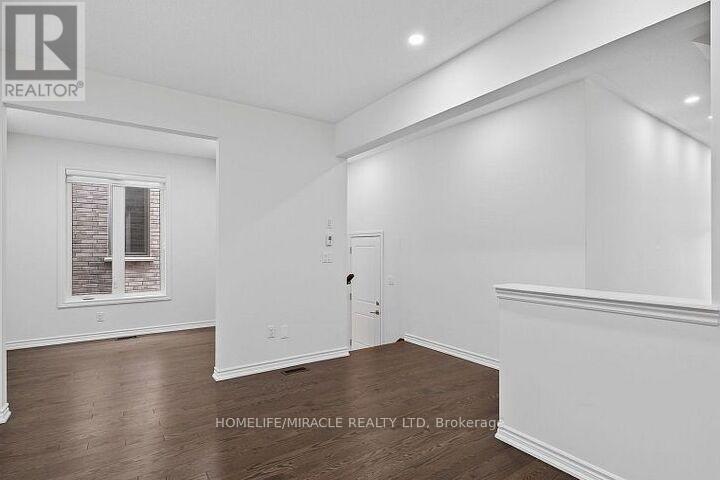 11 Phoenix Boulevard, Barrie, Ontario  L9S 2Z4 - Photo 11 - S12427744
