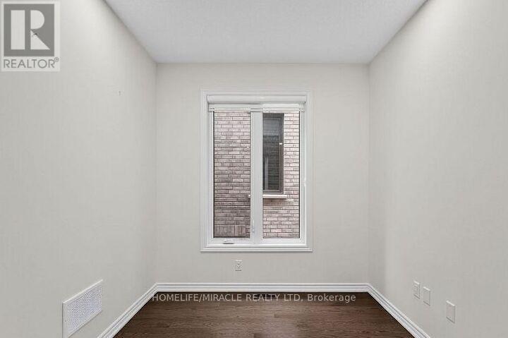 11 Phoenix Boulevard, Barrie, Ontario  L9S 2Z4 - Photo 12 - S12427744