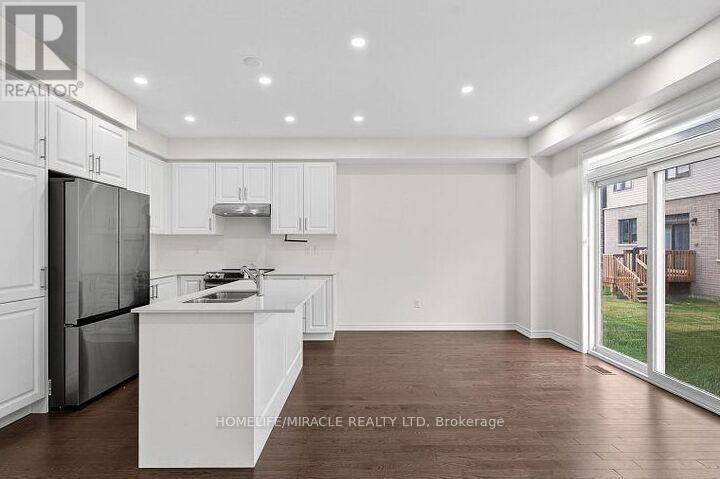 11 Phoenix Boulevard, Barrie, Ontario  L9S 2Z4 - Photo 14 - S12427744