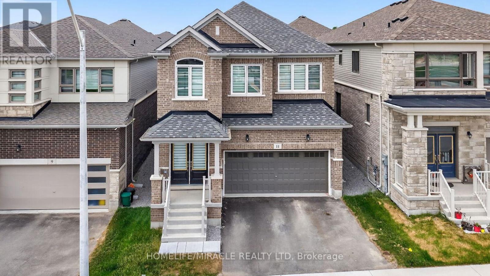11 Phoenix Boulevard, Barrie, Ontario  L9S 2Z4 - Photo 2 - S12427744