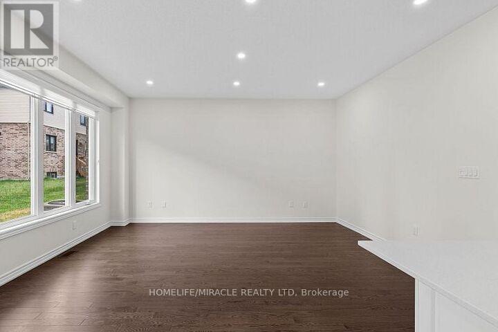 11 Phoenix Boulevard, Barrie, Ontario  L9S 2Z4 - Photo 20 - S12427744