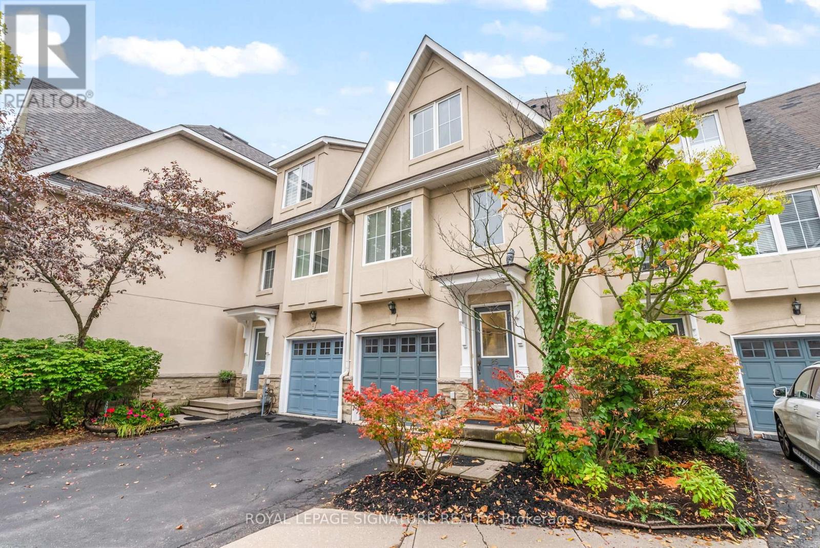 25 - 800 DUNDAS STREET W, Mississauga, Ontario