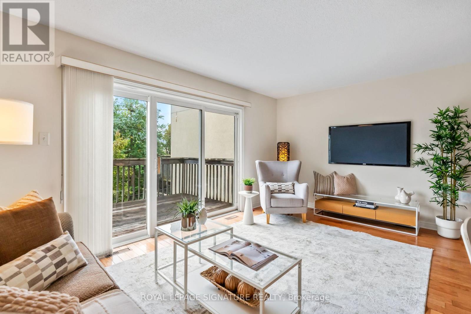 25 - 800 Dundas Street W, Mississauga, Ontario  L5C 4S8 - Photo 11 - W12427738