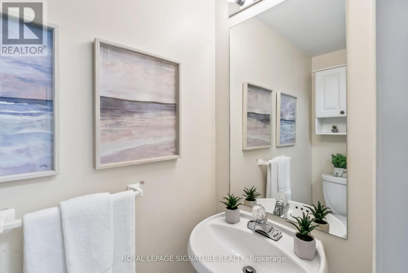 25 - 800 Dundas Street W, Mississauga, Ontario  L5C 4S8 - Photo 4 - W12427738