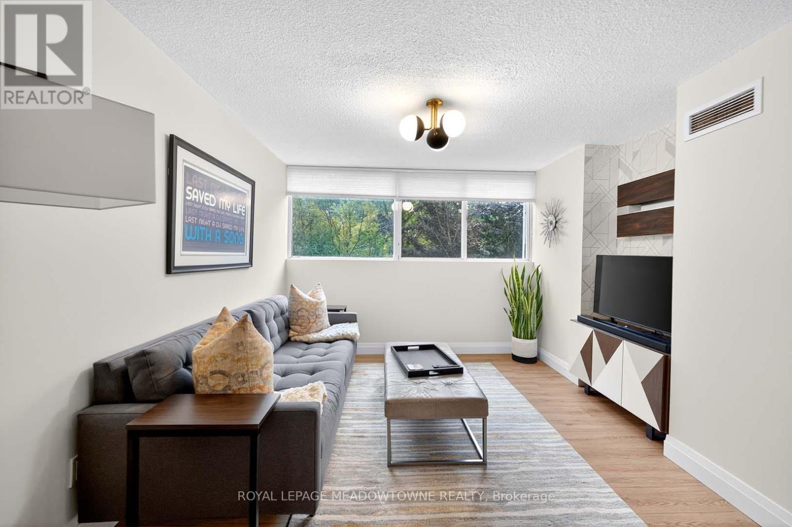 102 - 3695 Kaneff Crescent, Mississauga, Ontario  L5A 4B6 - Photo 10 - W12427741
