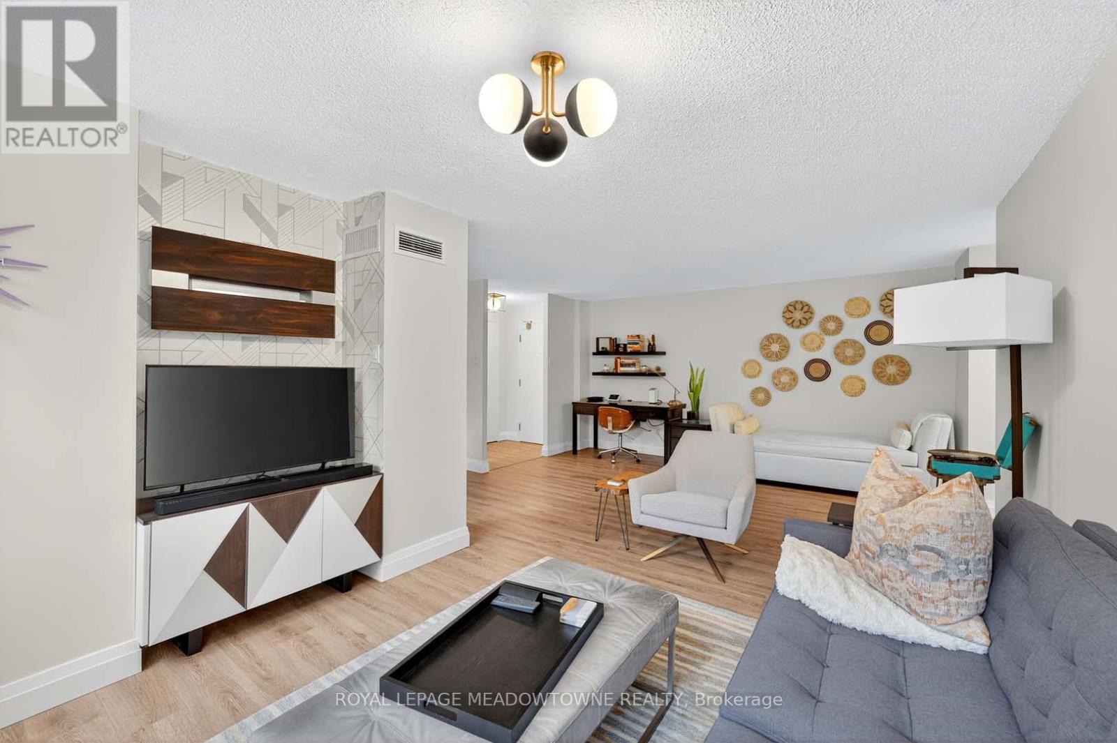 102 - 3695 Kaneff Crescent, Mississauga, Ontario  L5A 4B6 - Photo 13 - W12427741