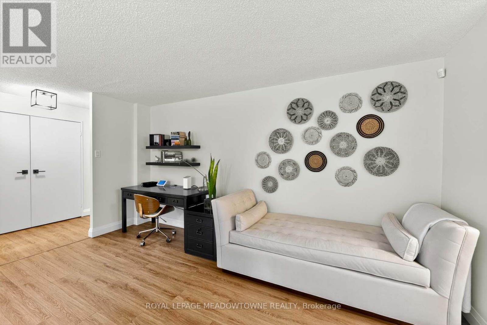 102 - 3695 Kaneff Crescent, Mississauga, Ontario  L5A 4B6 - Photo 16 - W12427741