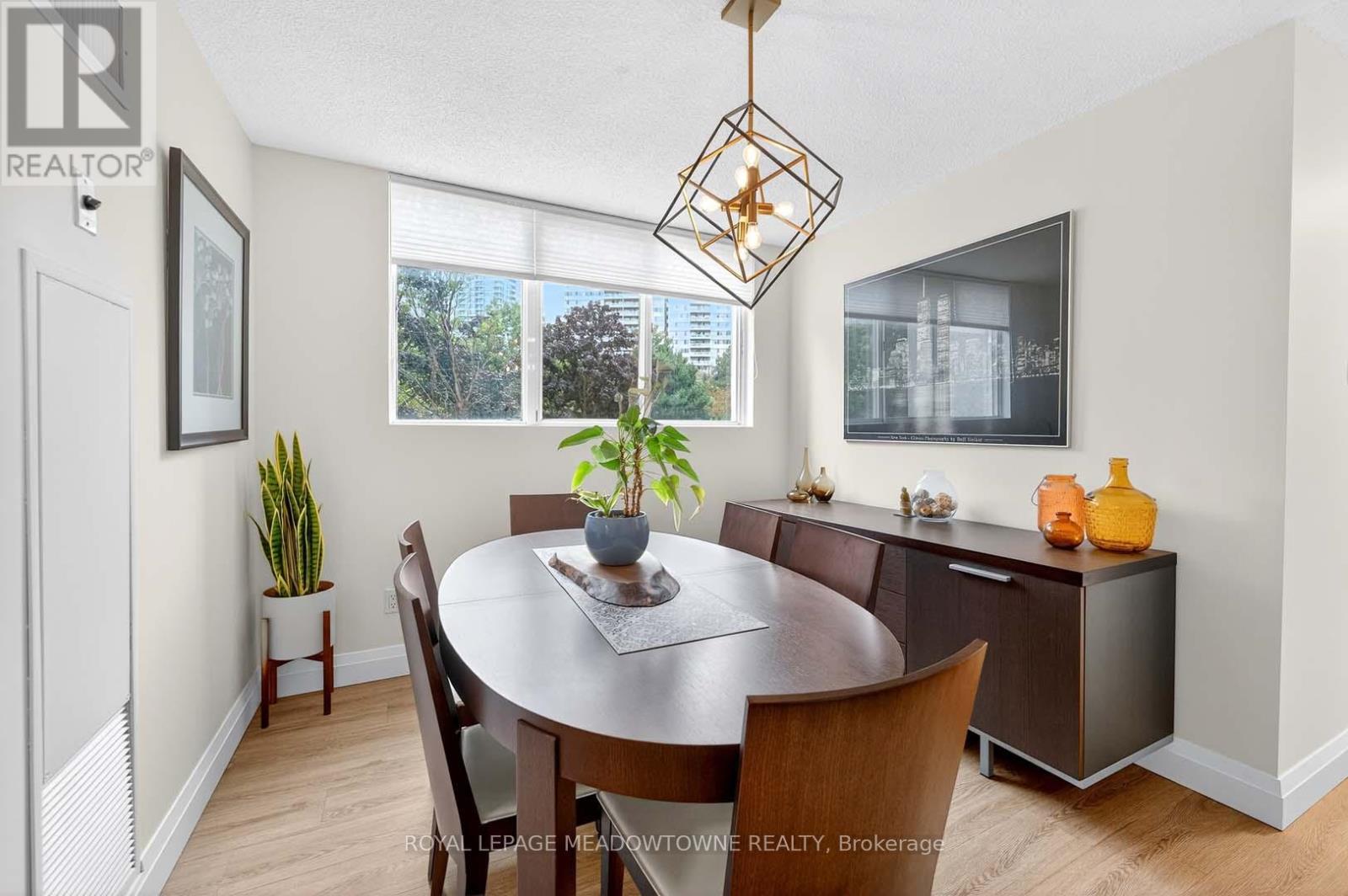 102 - 3695 Kaneff Crescent, Mississauga, Ontario  L5A 4B6 - Photo 19 - W12427741
