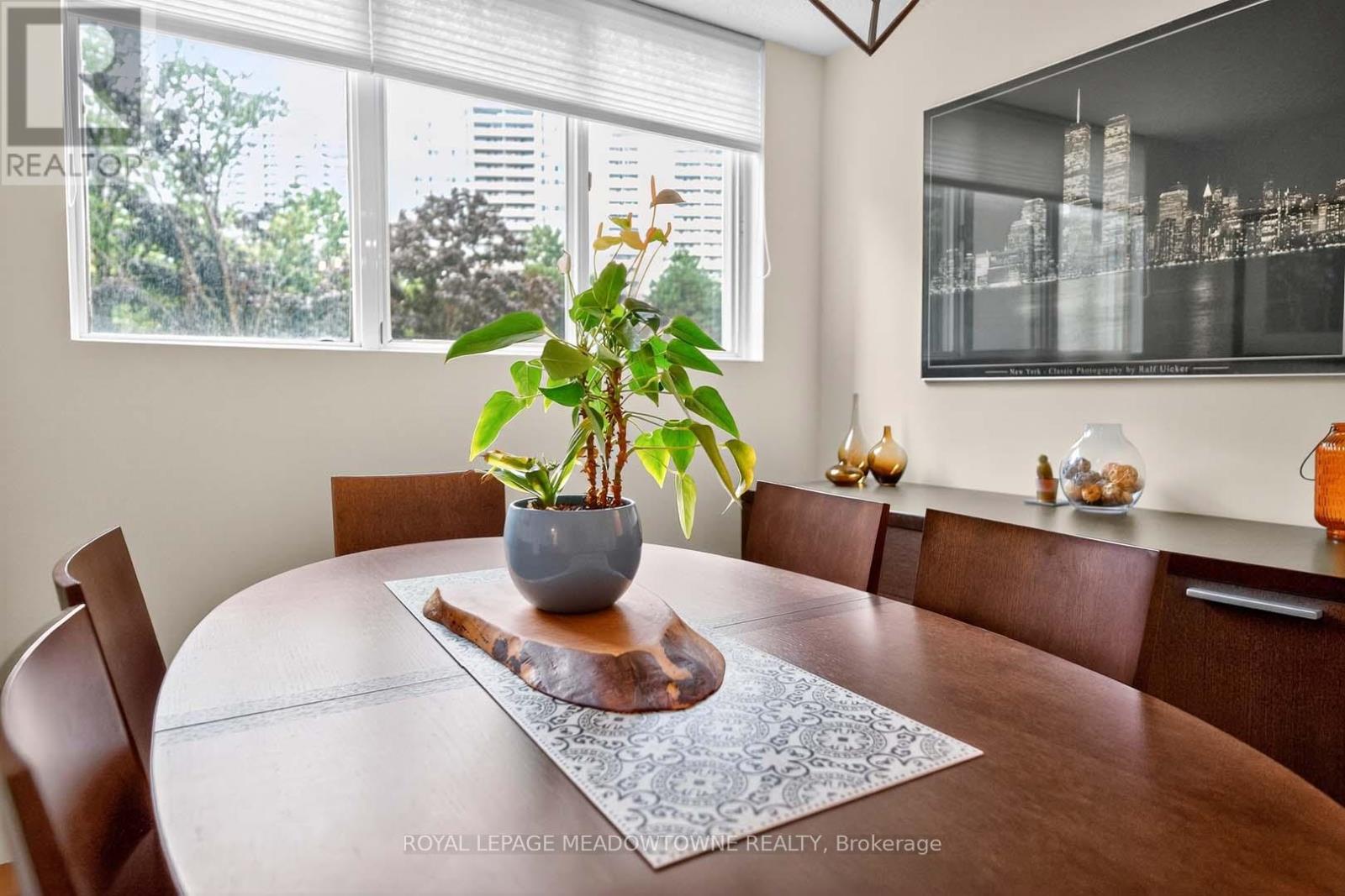 102 - 3695 Kaneff Crescent, Mississauga, Ontario  L5A 4B6 - Photo 22 - W12427741