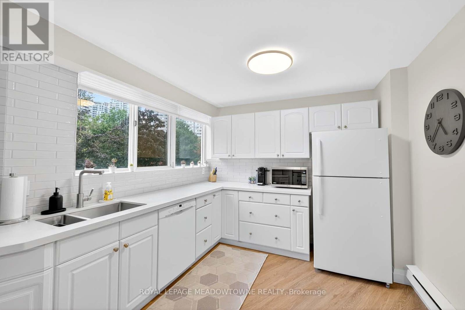 102 - 3695 Kaneff Crescent, Mississauga, Ontario  L5A 4B6 - Photo 24 - W12427741