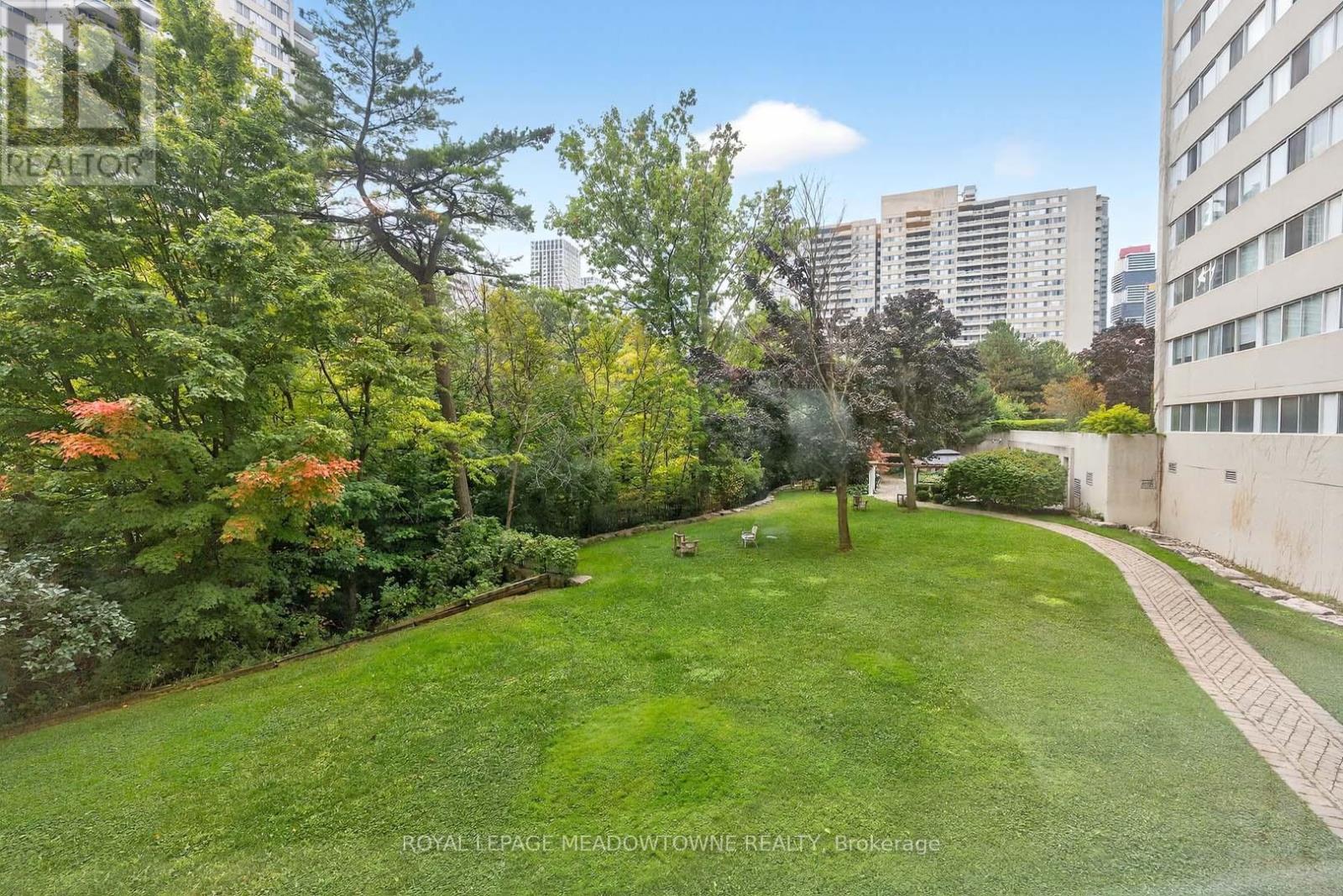102 - 3695 Kaneff Crescent, Mississauga, Ontario  L5A 4B6 - Photo 36 - W12427741