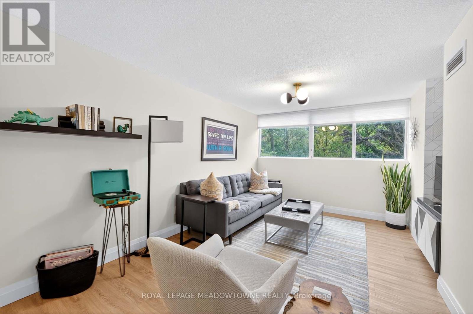 102 - 3695 Kaneff Crescent, Mississauga, Ontario  L5A 4B6 - Photo 9 - W12427741