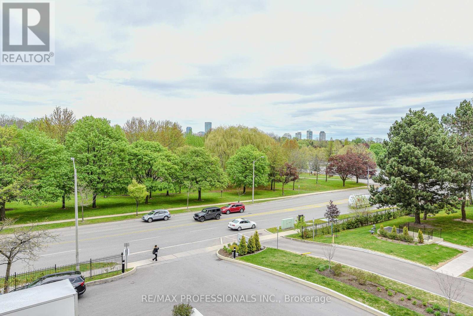 302 - 362 The East Mall, Toronto, Ontario  M9B 6C4 - Photo 18 - W12427743