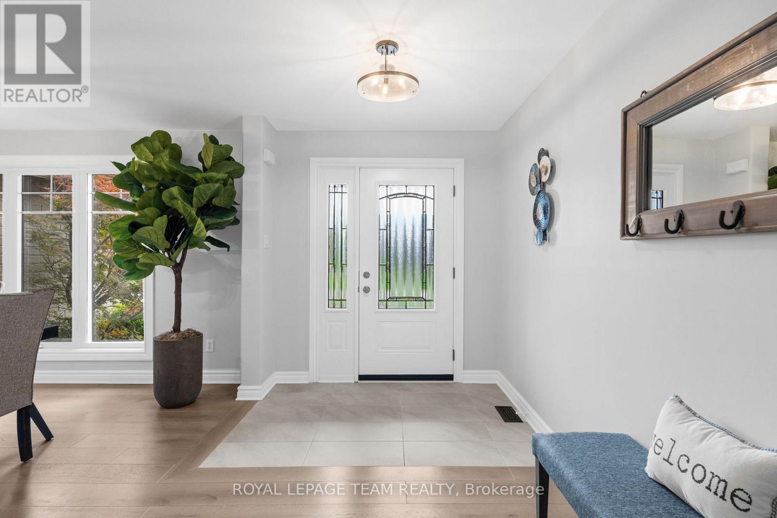 6903 Twin Lakes Avenue, Ottawa, Ontario  K4P 1P1 - Photo 5 - X12427764