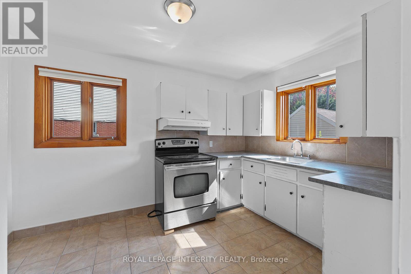 1350 Leaside Avenue, Ottawa, Ontario  K1Z 7R1 - Photo 10 - X12427766