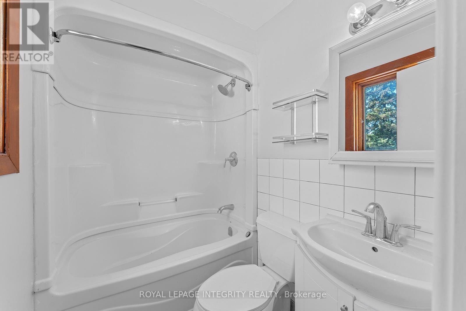1350 Leaside Avenue, Ottawa, Ontario  K1Z 7R1 - Photo 15 - X12427766