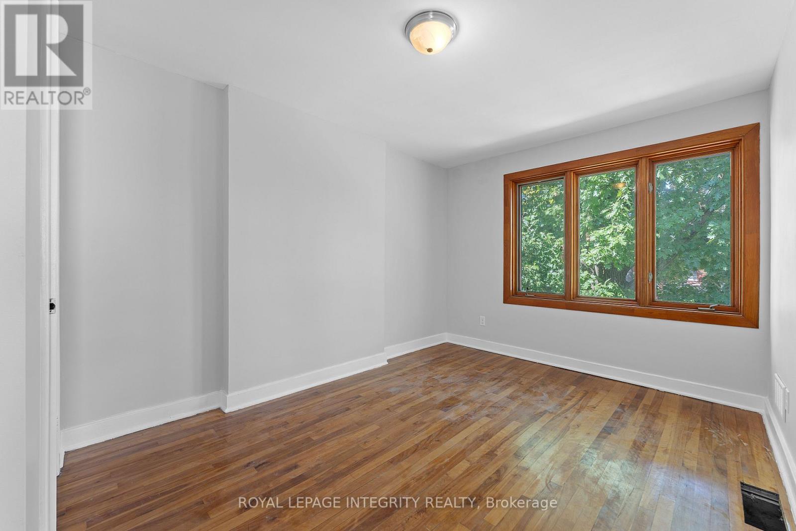 1350 Leaside Avenue, Ottawa, Ontario  K1Z 7R1 - Photo 18 - X12427766