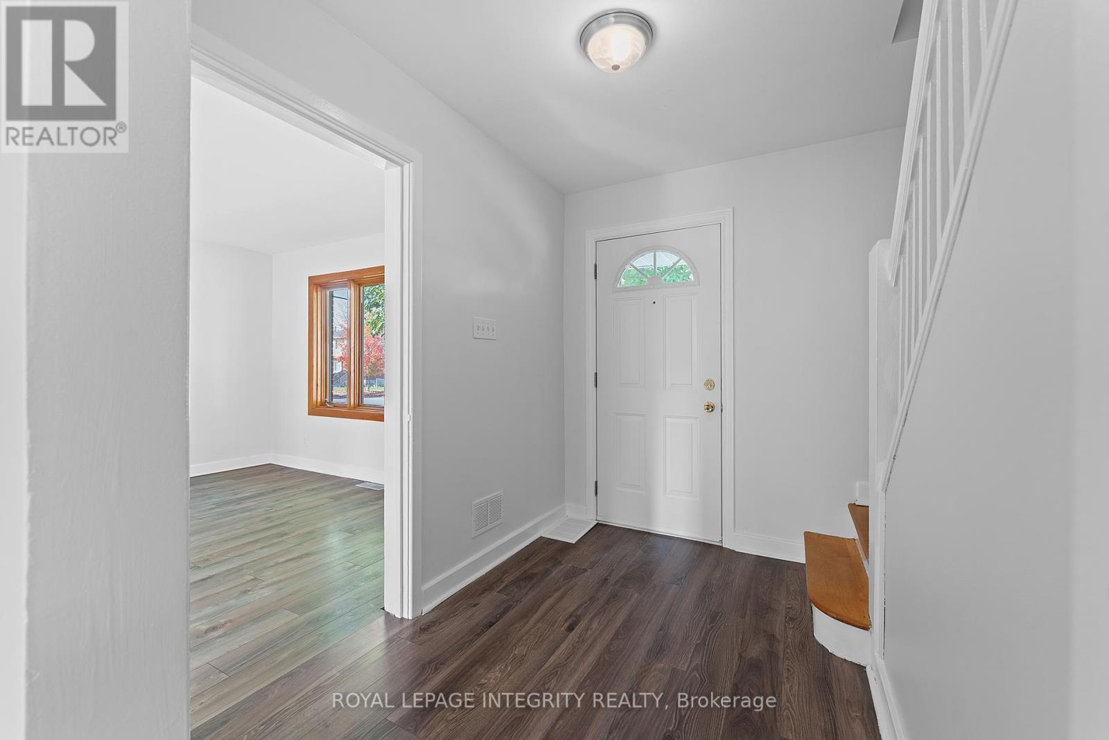 1350 Leaside Avenue, Ottawa, Ontario  K1Z 7R1 - Photo 2 - X12427766