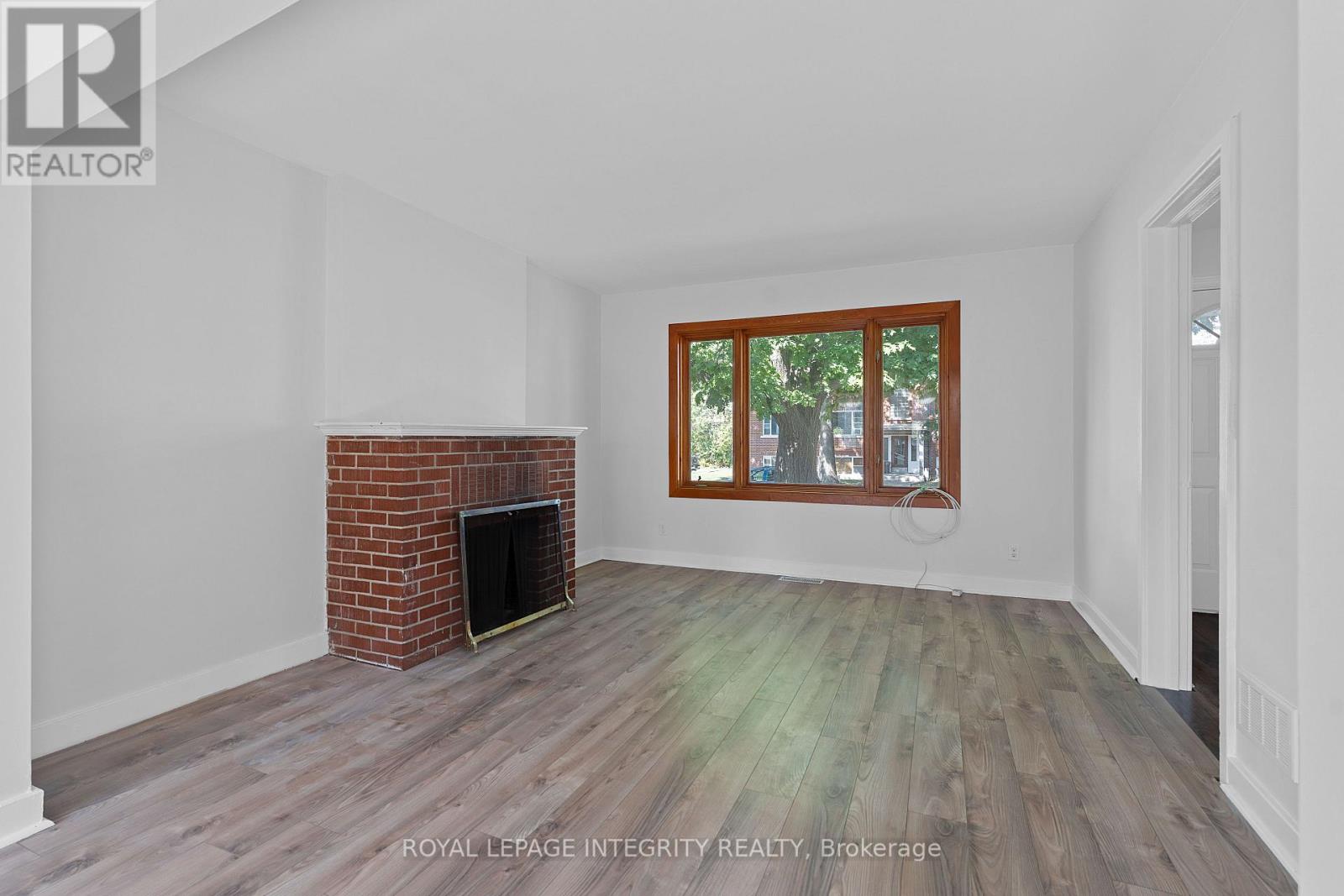 1350 Leaside Avenue, Ottawa, Ontario  K1Z 7R1 - Photo 5 - X12427766