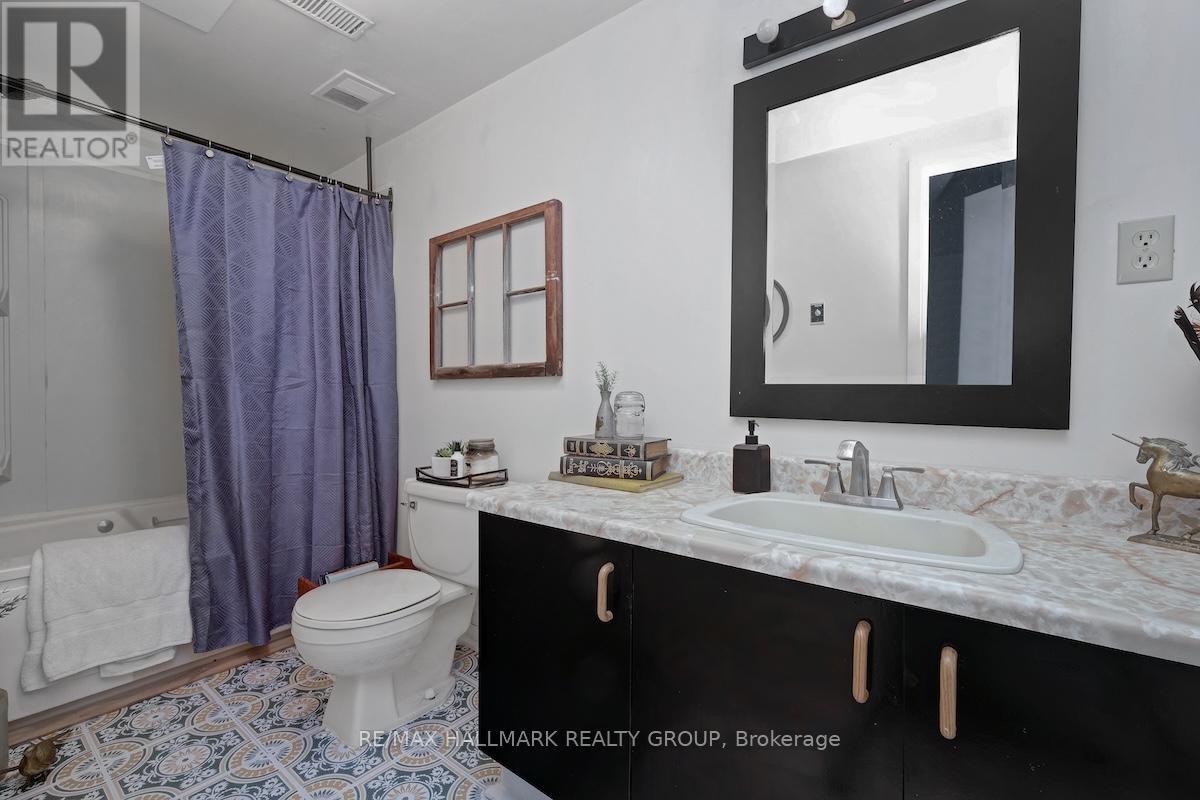 20 Hilltop Crescent S, North Grenville, Ontario  K0G 1J0 - Photo 24 - X12427772