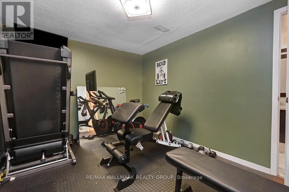 20 Hilltop Crescent S, North Grenville, Ontario  K0G 1J0 - Photo 25 - X12427772