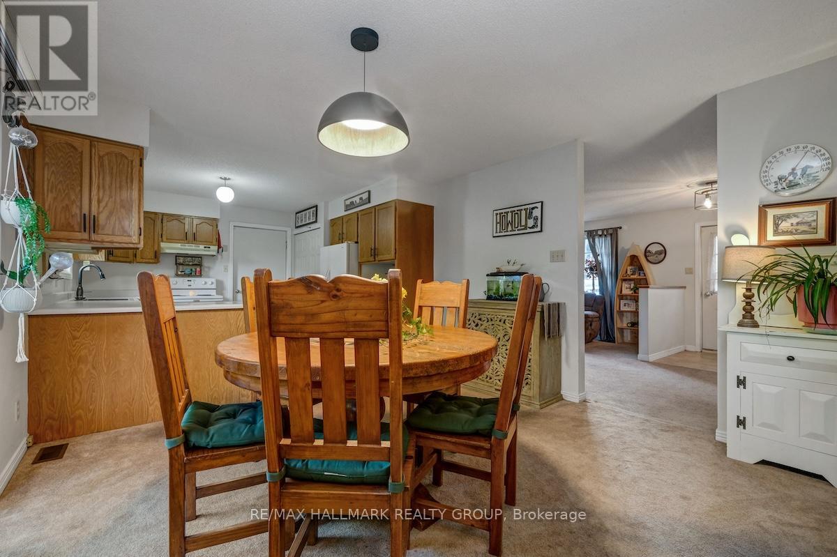 20 Hilltop Crescent S, North Grenville, Ontario  K0G 1J0 - Photo 7 - X12427772