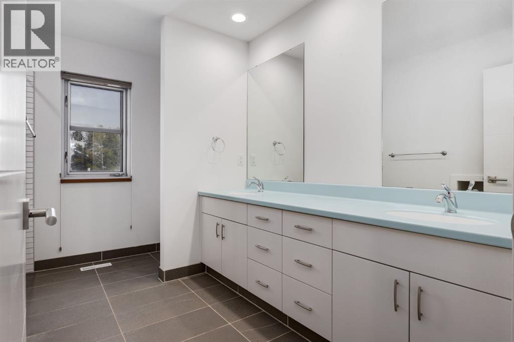 2 Deibert Close Sw, High River, Alberta  T1V 1C2 - Photo 37 - A2260145