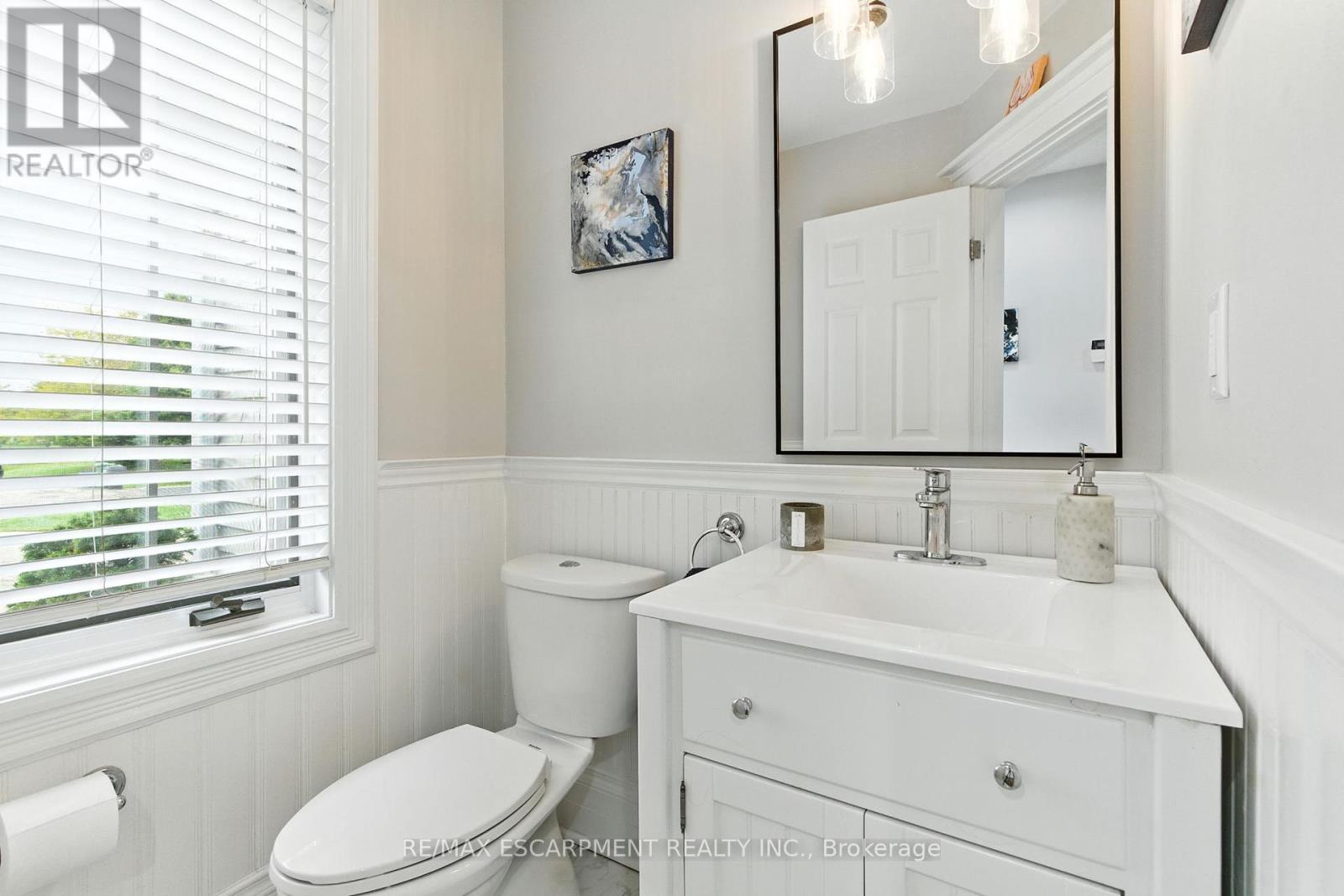 24 Meander Close, Hamilton, Ontario  L0R 1H1 - Photo 28 - X12427747