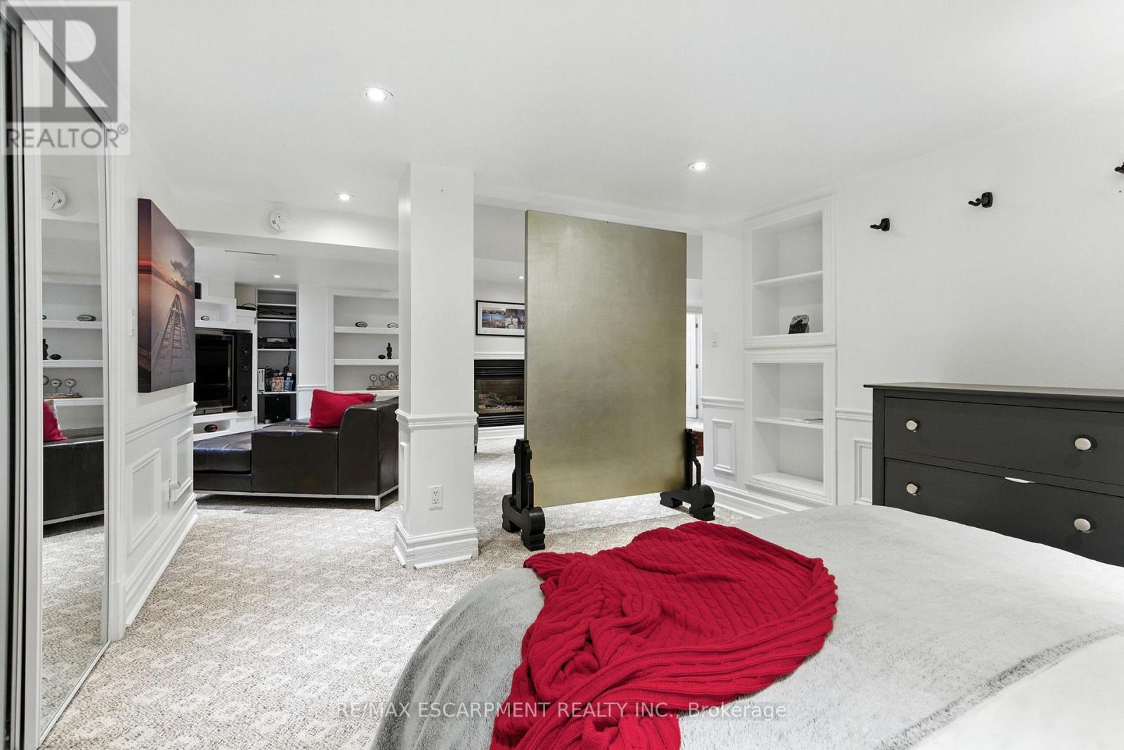 24 Meander Close, Hamilton, Ontario  L0R 1H1 - Photo 39 - X12427747